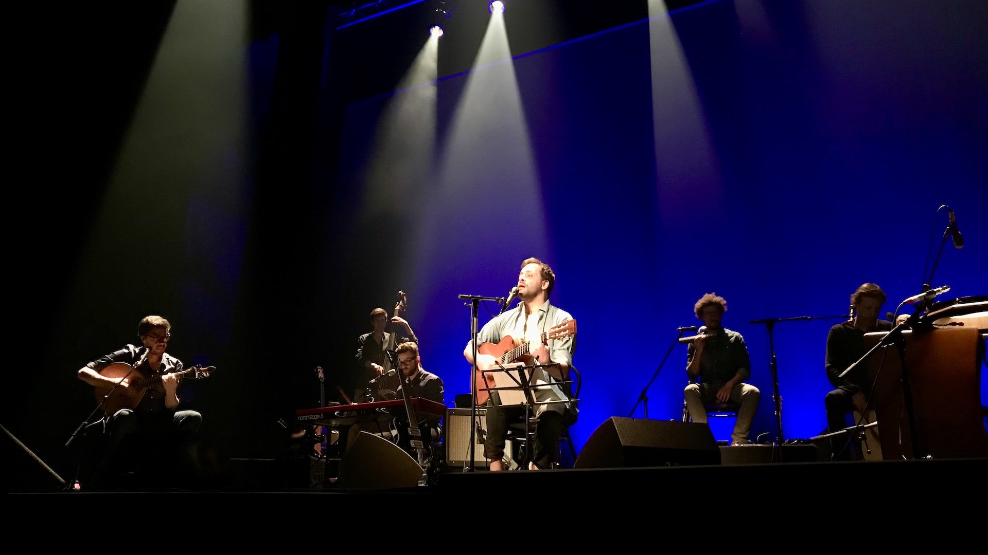 António Zambujo en concierto con su banda en Madrid